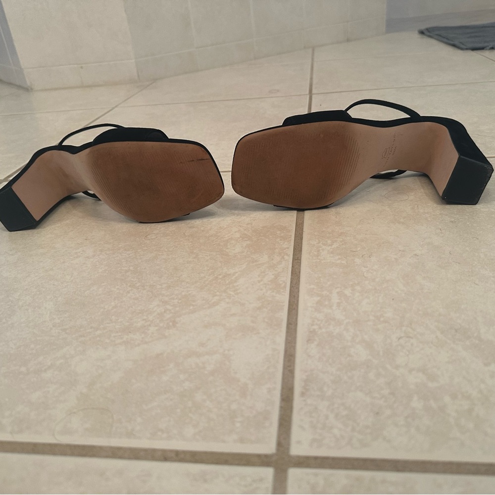 Ann Taylor Black Heeled Sandals - 9.5 - EUC - Picture 4 of 6